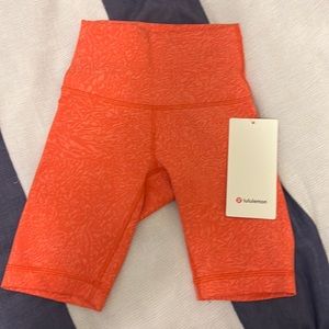 Lululemon Wunder Train HR 8” short